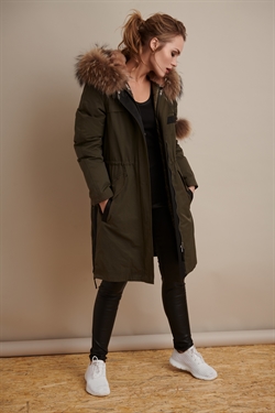70.074 - Black - Raccoon  Fur