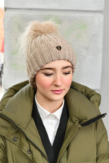 Pom Pom Beanie - Taupe - Artic - Raccoon